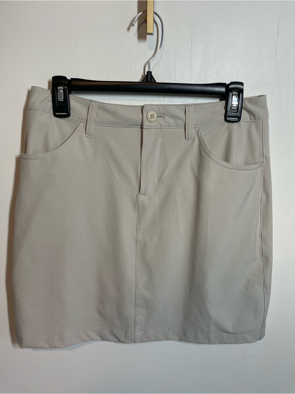 Eddie Bauer Light Beige Skort with Front Pockets